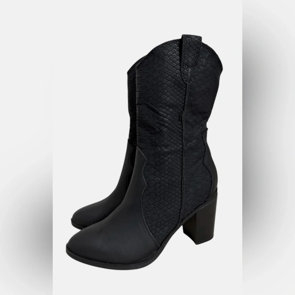 MIA Cindy Embossed Western Cowboy Boots In Black Python